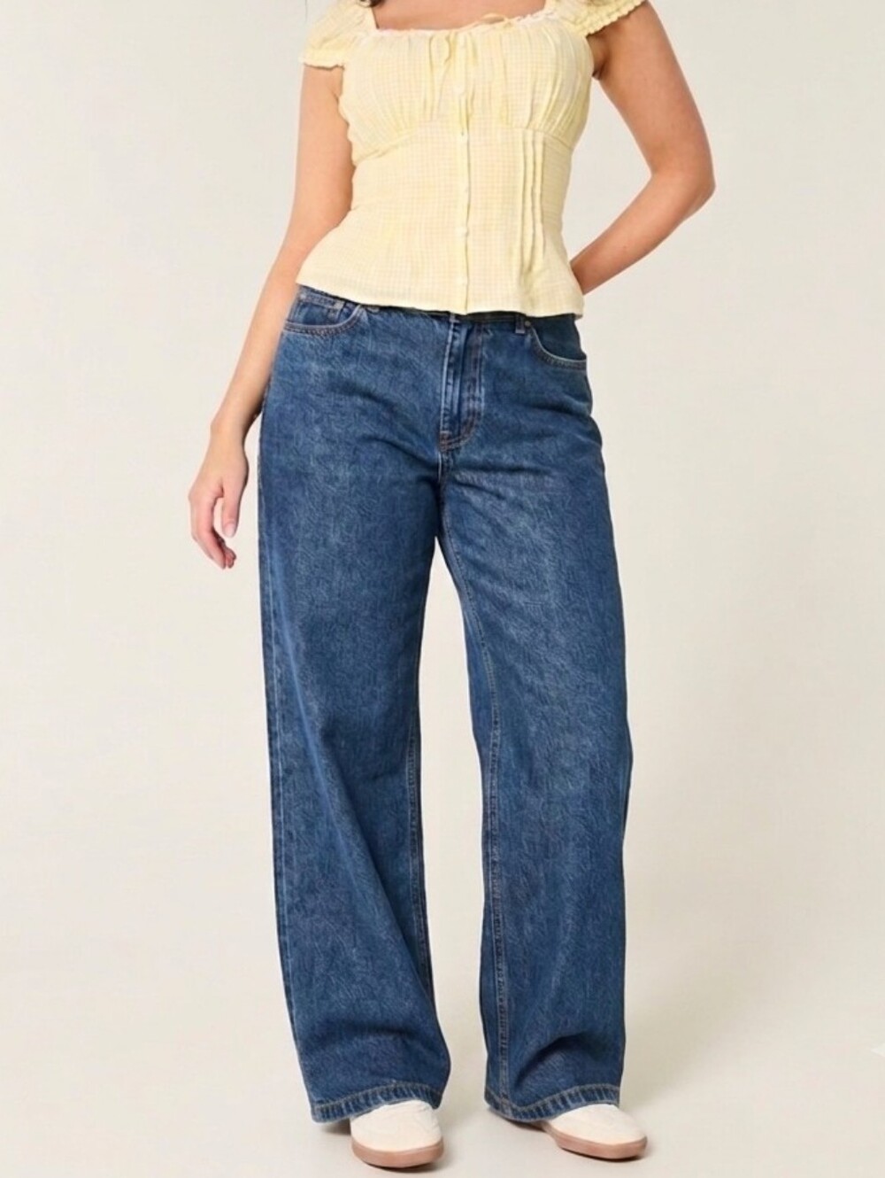 Hollister Wide-Leg Jeans in Classic Blue Wash